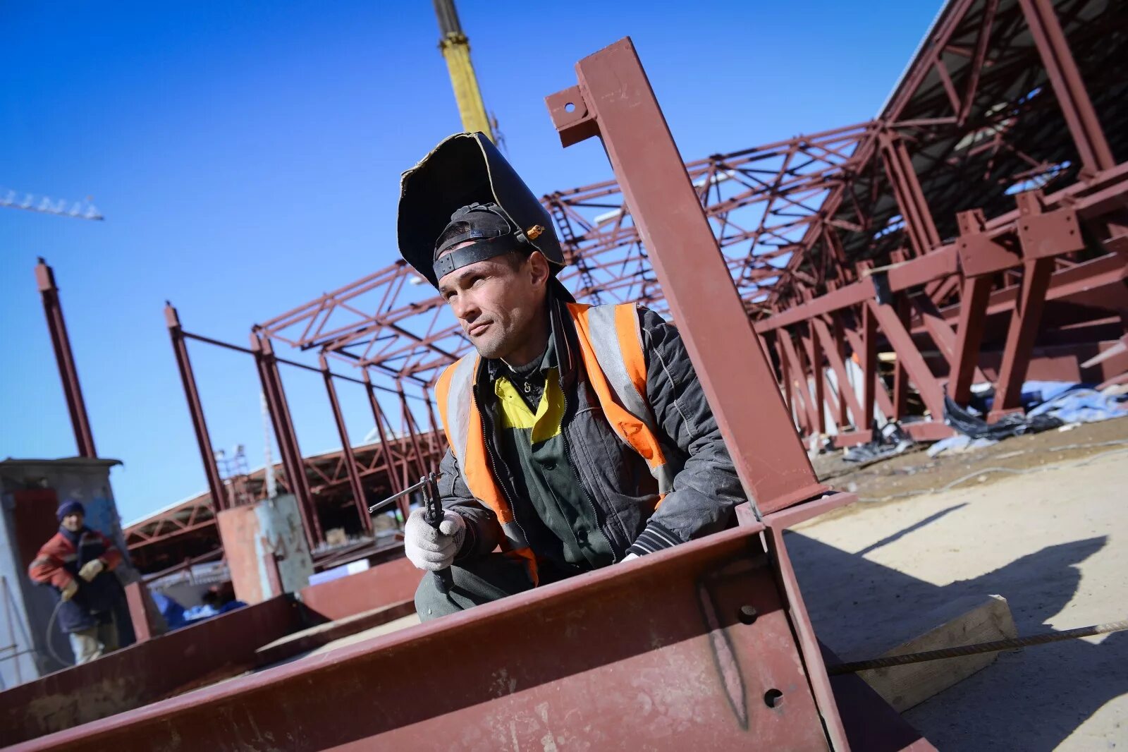 Турецкие строители. Собянин строитель. Номер строителей москвы. Рабочие на стройке. Платформа строитель.