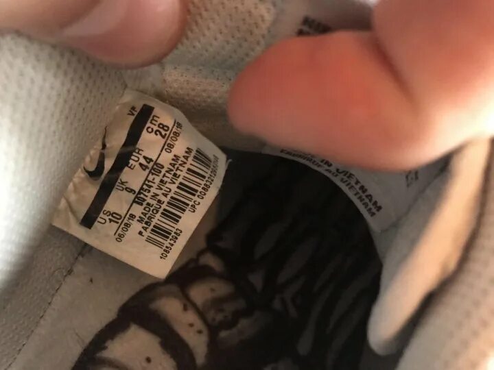 Бирки форсов. Оригинальные бирки nike air. бирка оригинальных форсов. оригинальная бирка nike air force 1. бирка кроссовок найк оригинал.