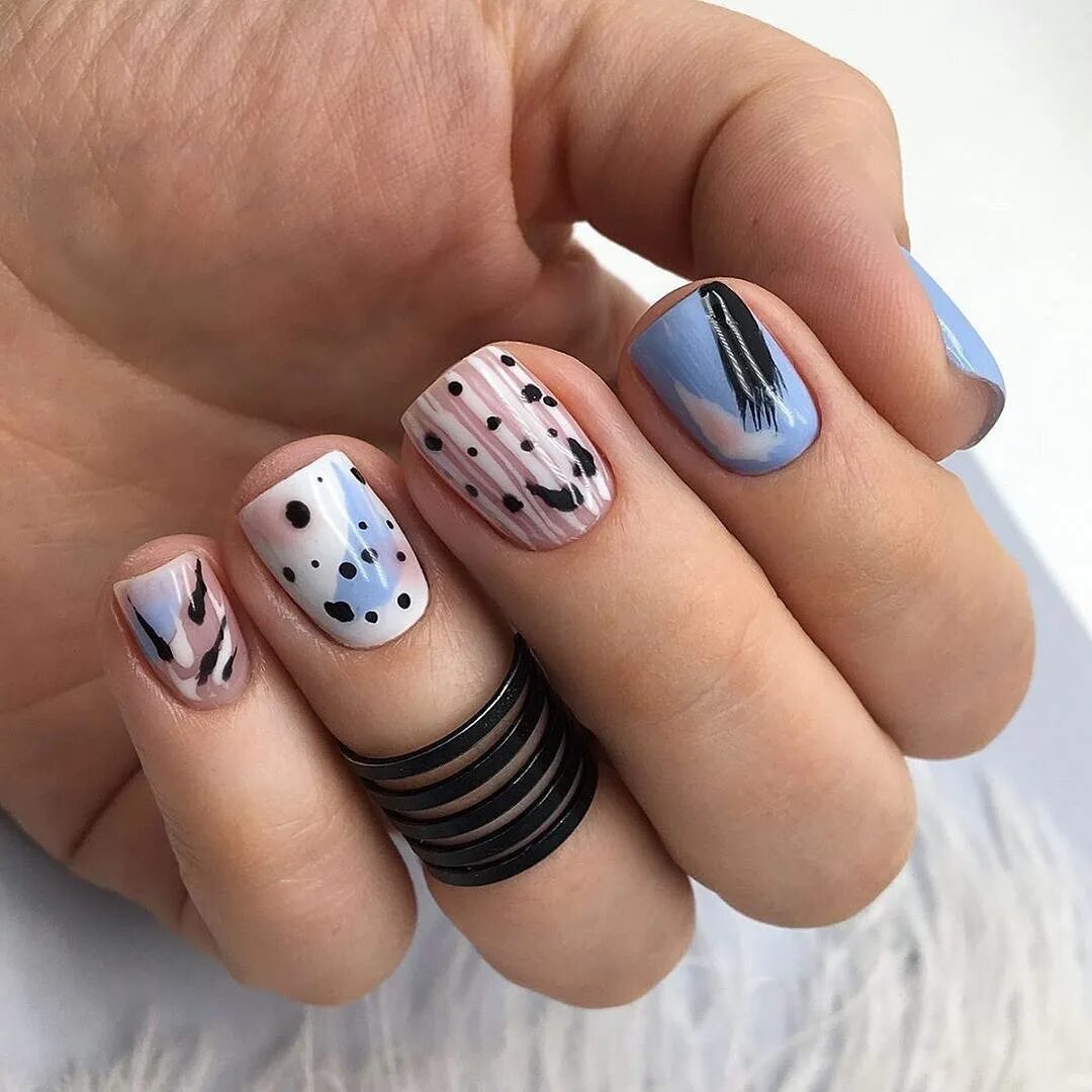 Стильный маникюр. Ногти короткие. Маникюрна короткие ноти. Дизайнерские ногти