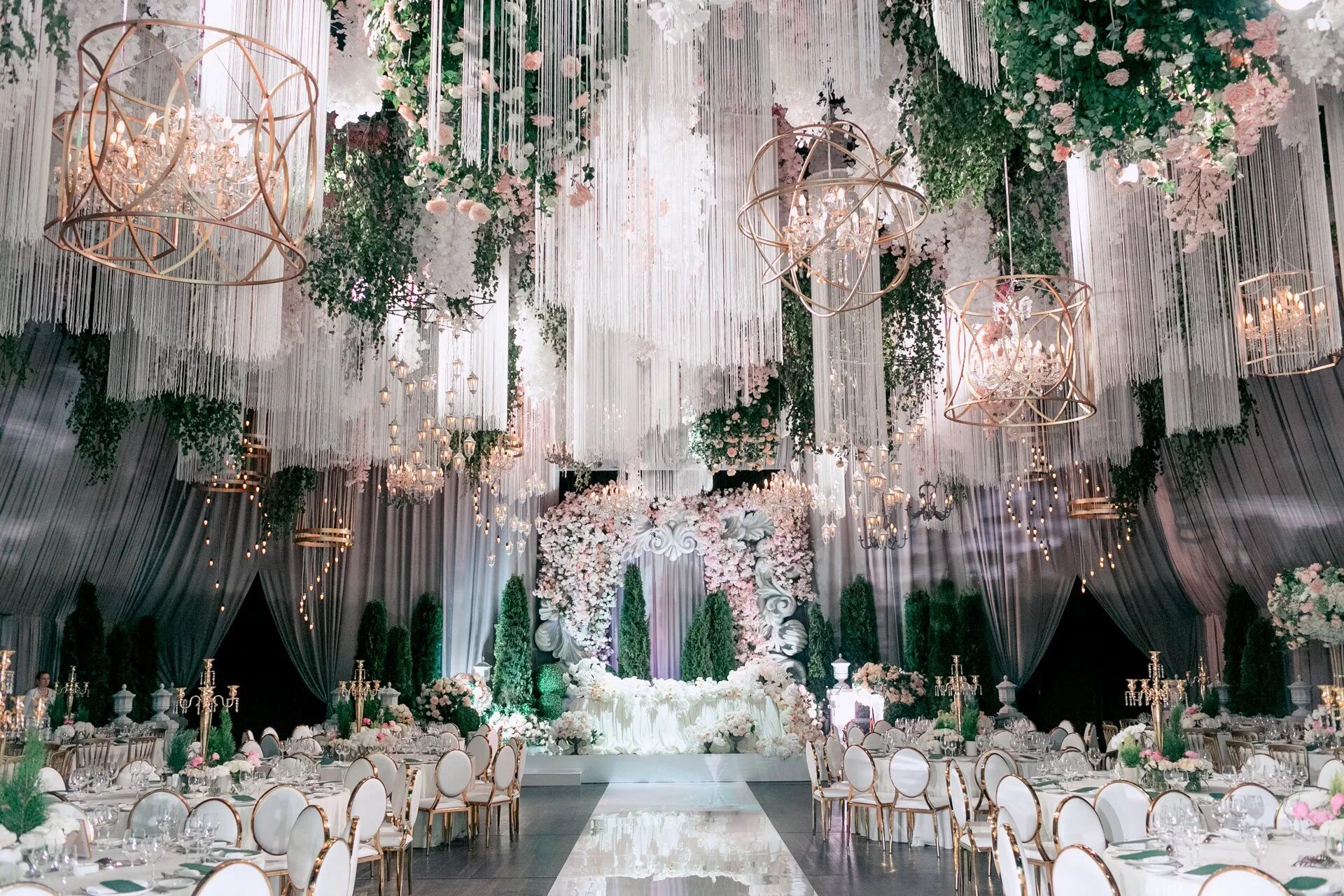 украшение стола. Wedding decor. украшение свадьбы цветами. декор свадебного зала. украшение свадьбы цветами.