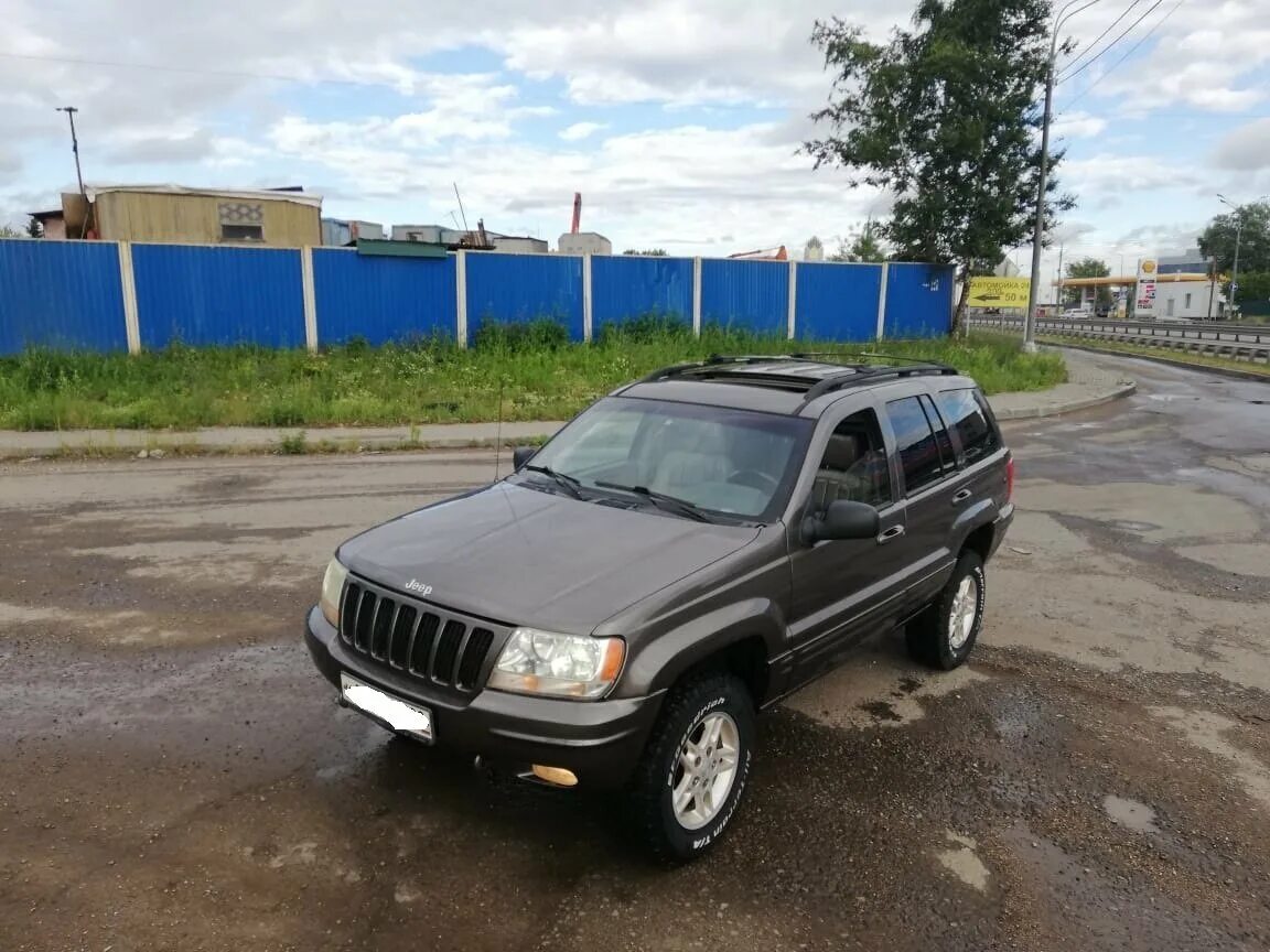 Джип 2000 года. Автомобиль Jeep 2000 года. Автомобиль Jeep Grand Cherokee 2001 песочный. Машина джип 2000. Джип серый цвет 2000 года.