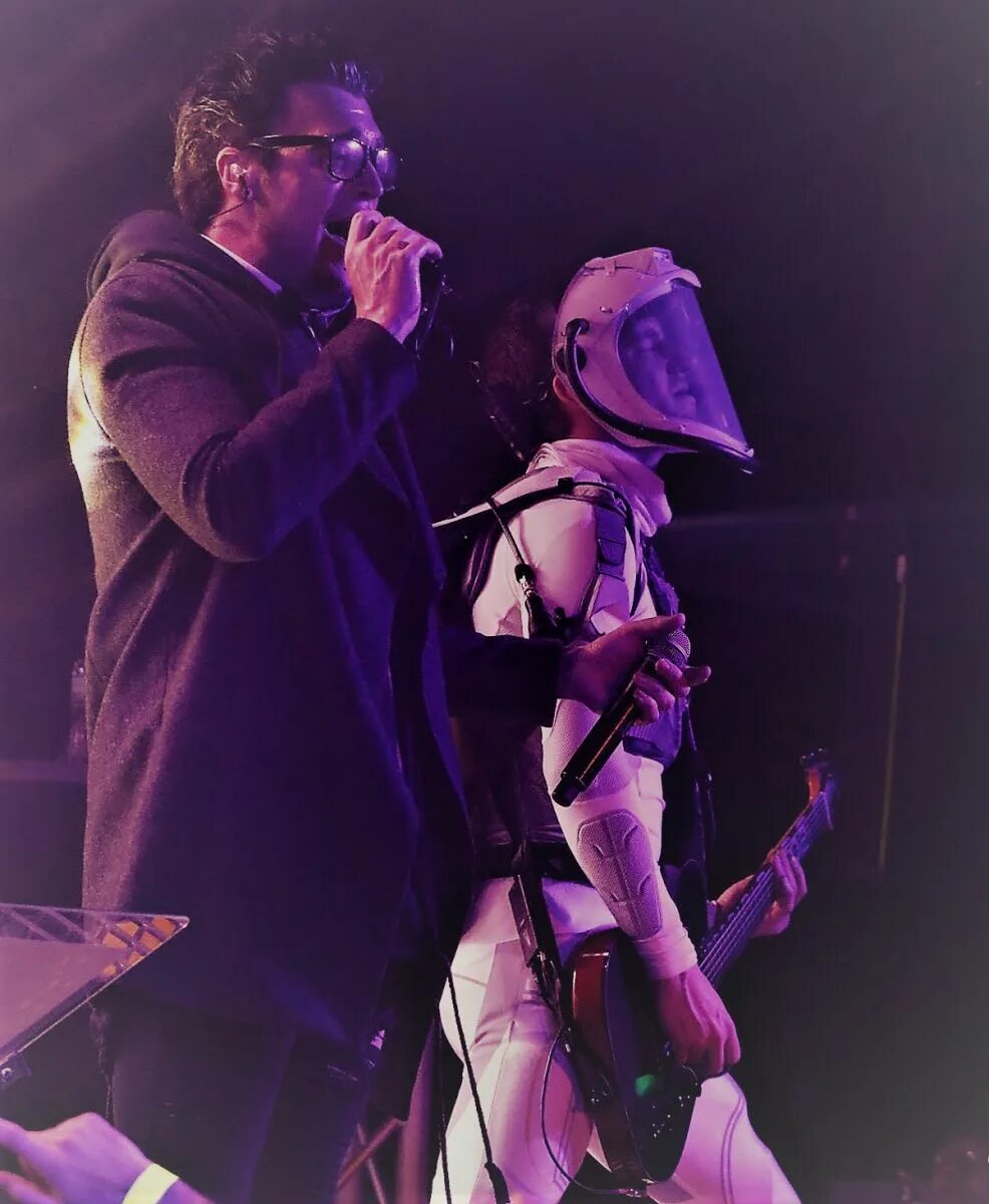 Starset point of no return. Шивон ричардс starset. брок ричардс starset. дастин бейтс 2017. шивон кронин starset.