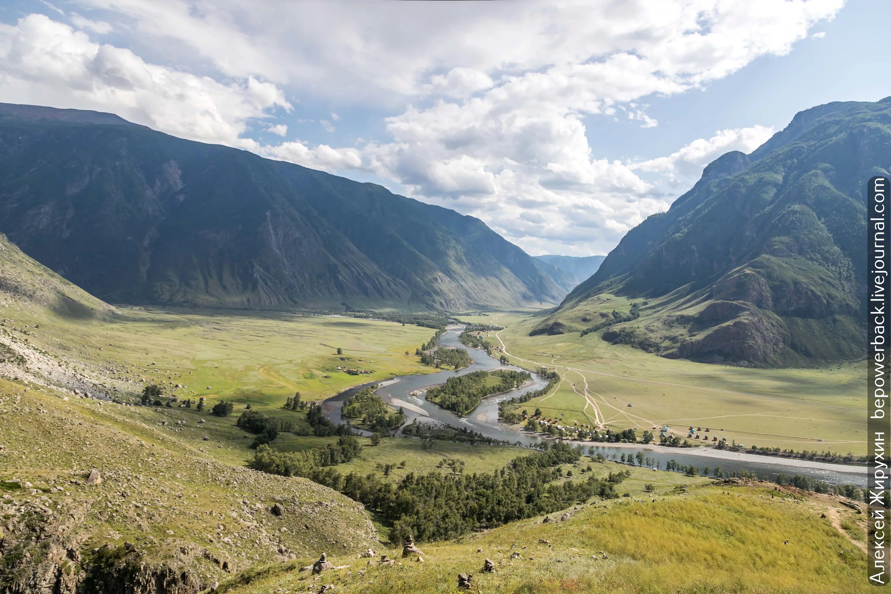Чулышманская долина алтай. Холмистые равнины англии. Горы грузии. Церковь доломитовые альпы. Ущелье биказ румыния.