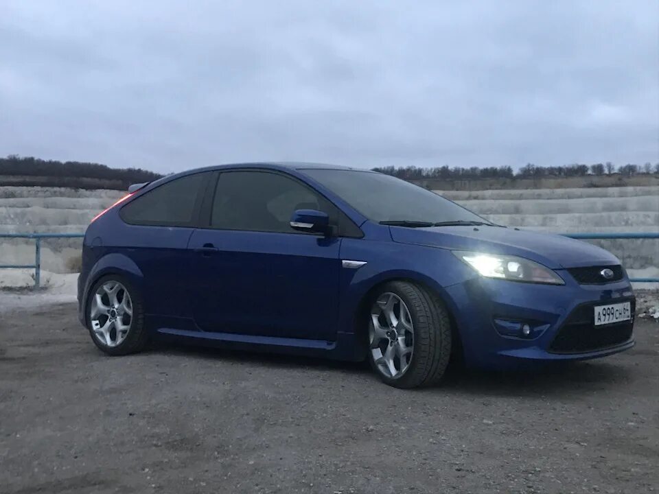 Купить фокус 2 в омске. Ford Focus 2 Рестайлинг купе. Форд фокус 2 хэтчбек Рестайлинг в бункере. Ford Focus 2 St седан. Ford Focus 2 St дорестайлинг.