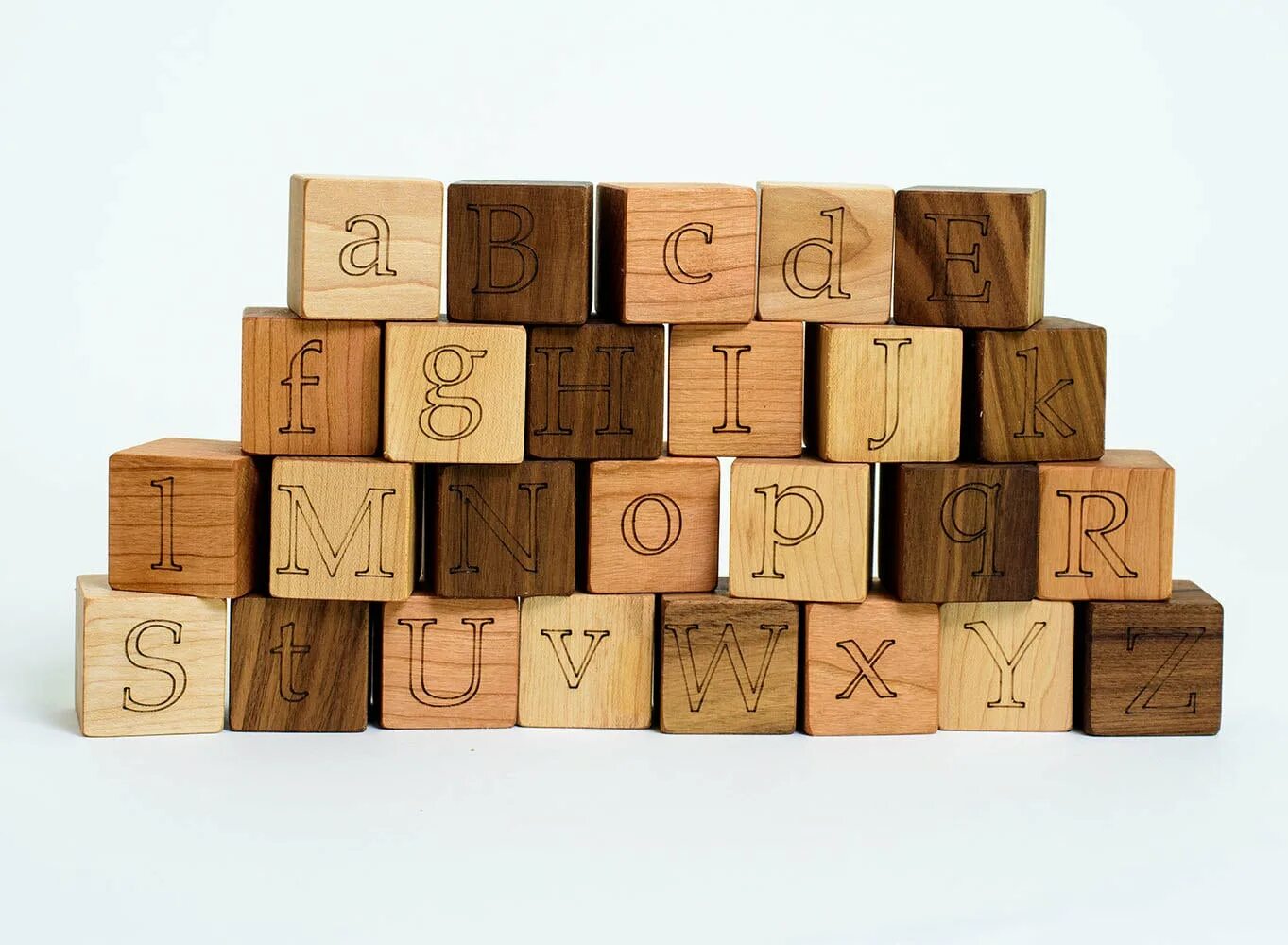 Деревянные кубики купить. Деревянные кубики для декора. Именные кубики деревянные. Куча деревянных кубиков. Blocks деревянный.