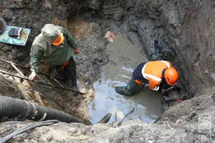Наружные сети водопровода. Ремонт трубопровода. Ремонтные работы водопровода. Ремонтные работы водопровода. Трубы для водопровода.