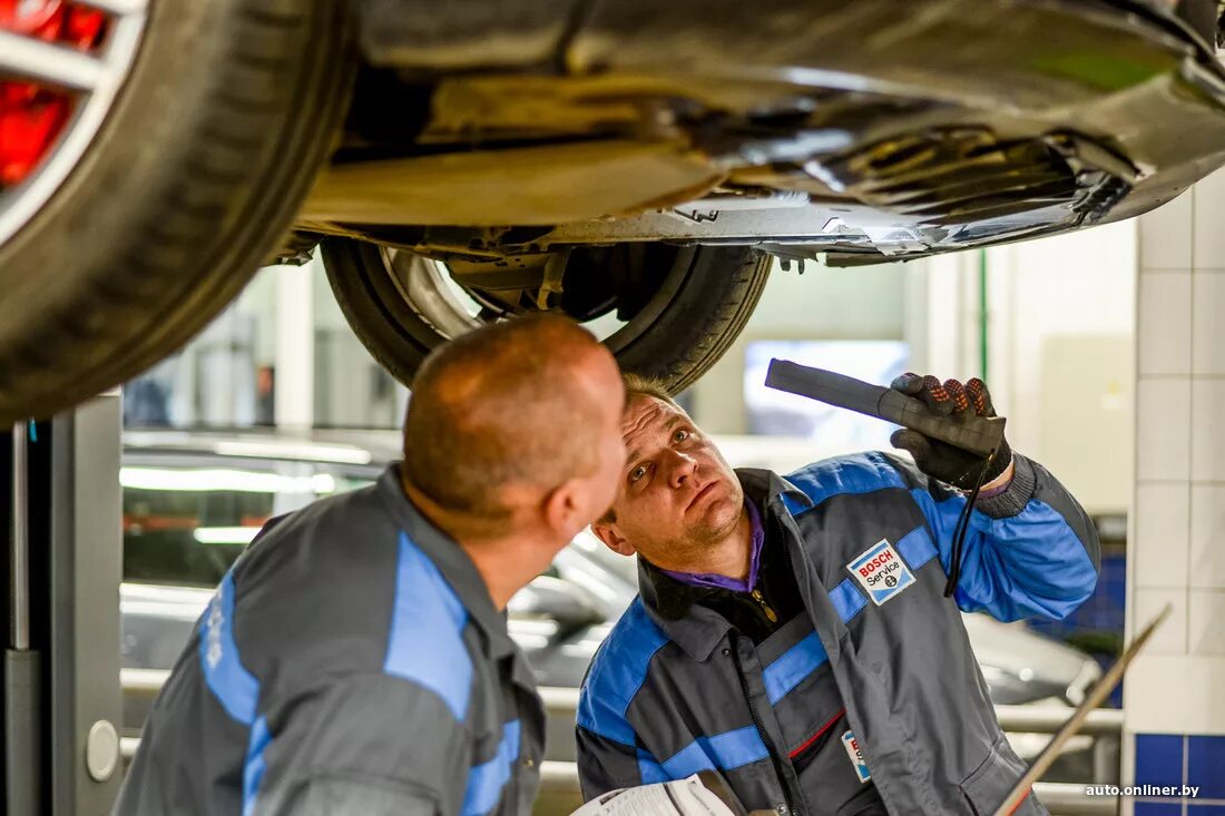 Бош автосервис набережные. Bosch сервис. Автослесарь в бош авто сервис. Бош сервис диагностика. Оборудование Bosch для автосервиса.