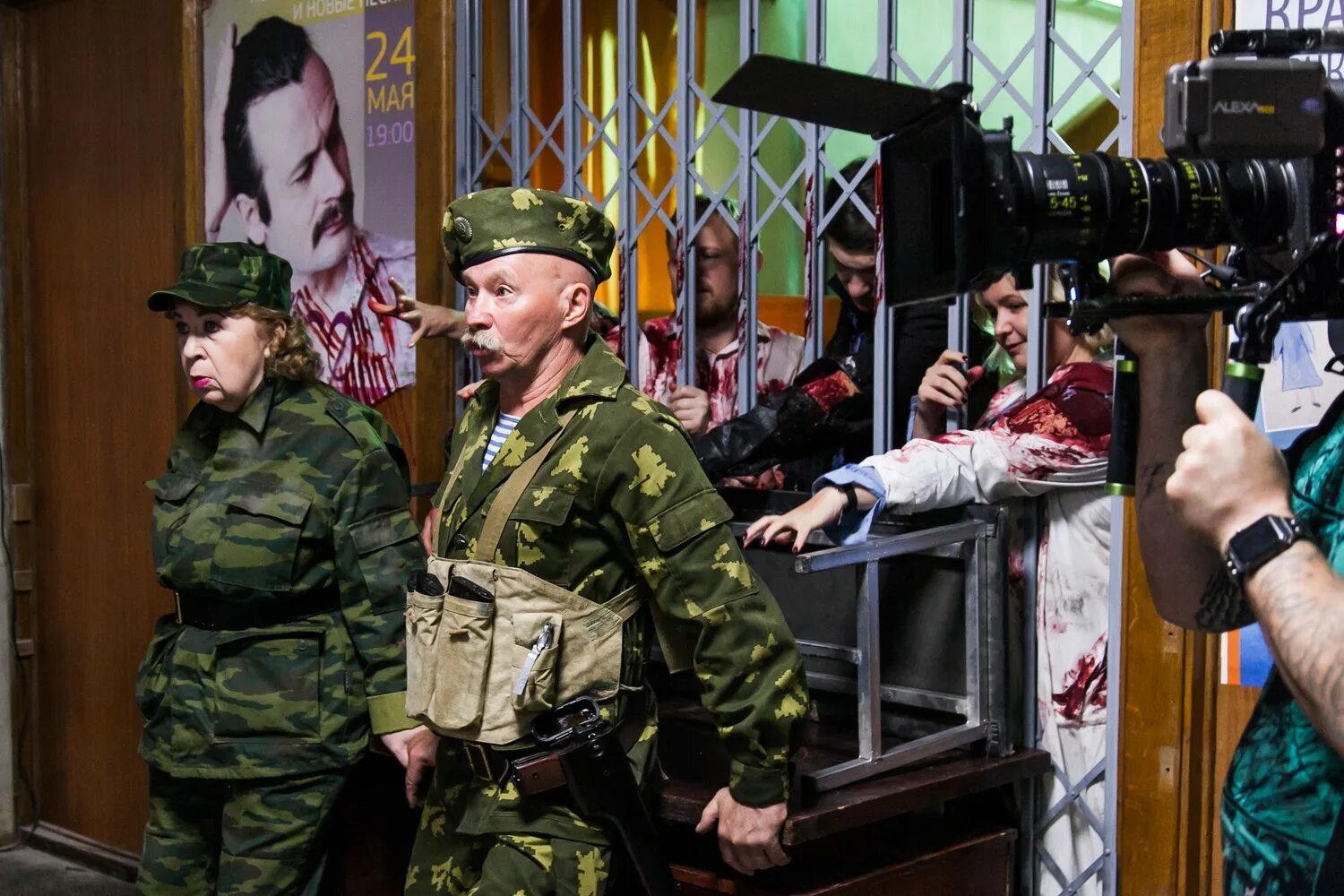 реальные против. кино реальные пацаны против зомби. реальные пацаны против зомби фильм. зоя бербер реальные пацаны против зомби. зоя бербер реальные пацаны против зомби.