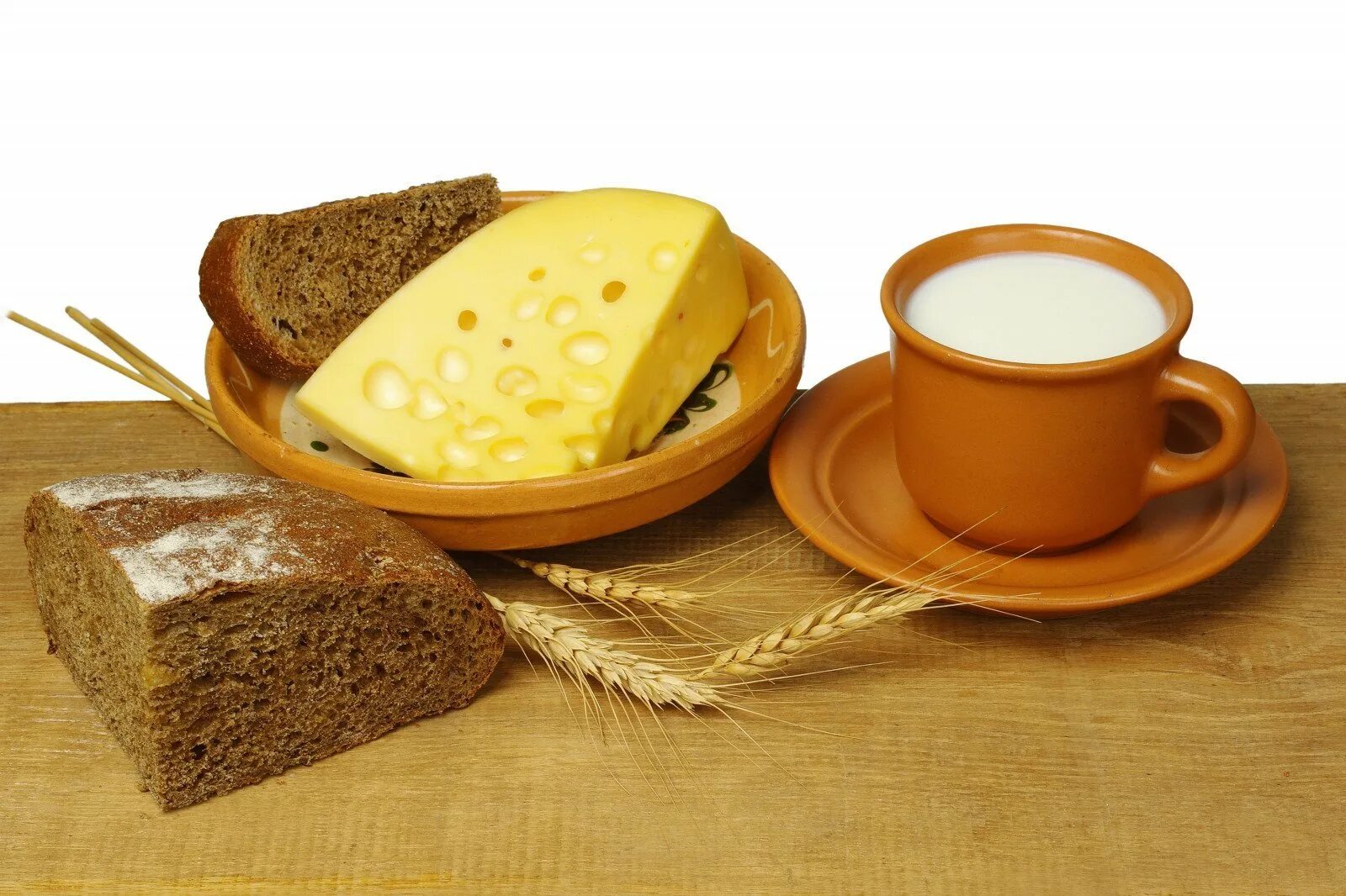 Хлеб молоко питание. Хлеб и сыр. Хлеб и молоко. Завтрак с хлебом. Молоко сыр хлеб.