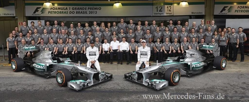 Mercedes amg f1. Petronas team. Mercedes amg f1. Мерседес амг петронас логотип. Mercedes f1 team.