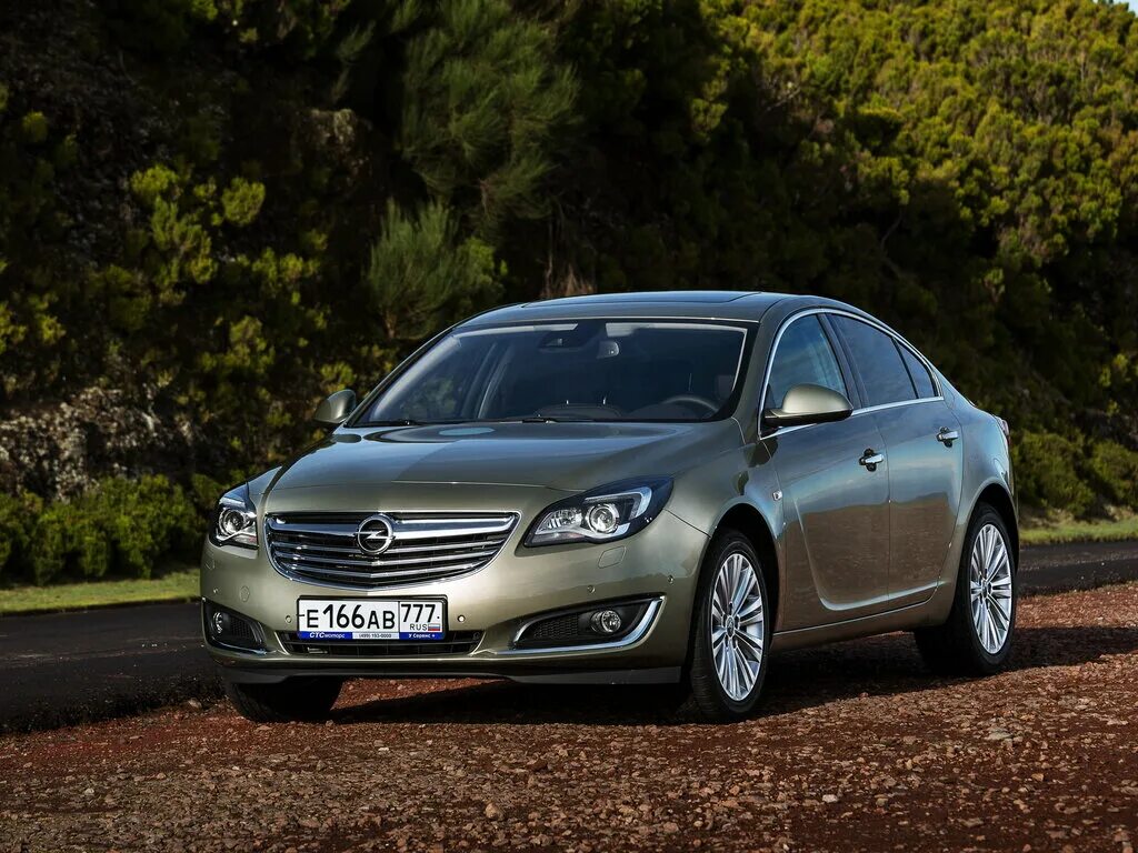 Опель инсигния 1.8 масло. Opel Insignia. Опель Инсигния 1 поколение. Opel Insignia NB. Опель Инсигния 2015г.