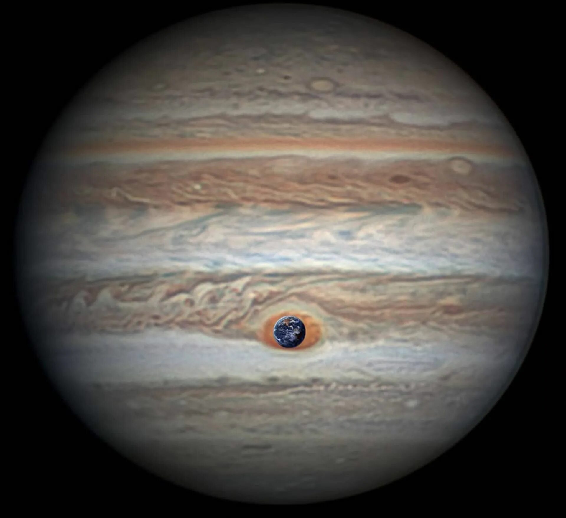 Юпитер планета больше земли. Юпитер Планета красное пятно ураган. БКП Юпитера. Юпитер Планета красное пятно. Большое красное пятно на Юпитере.