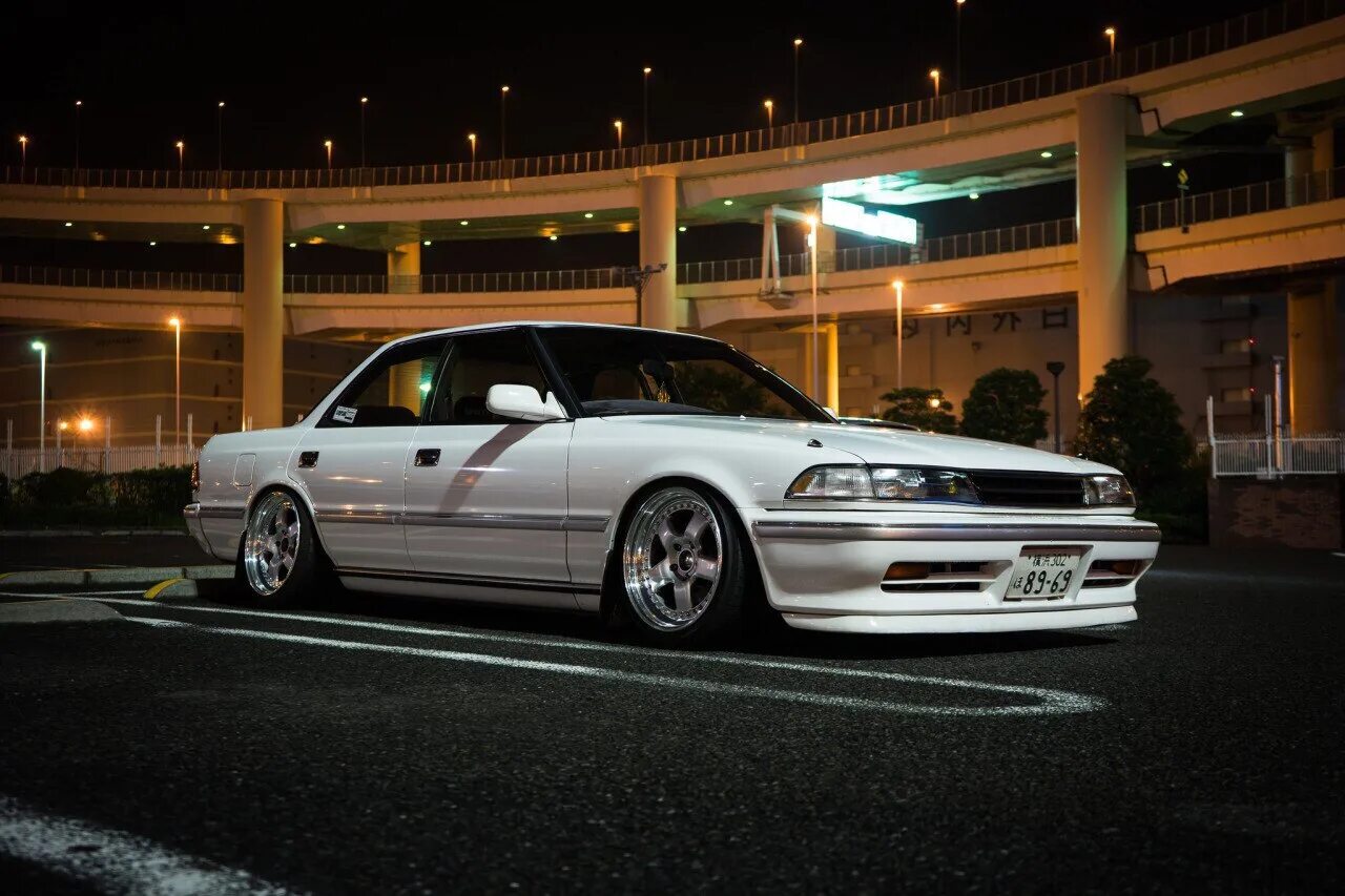 Ниссан 90 япония. Toyota chaser фиолетовый. 44 jzxdx. 44 jzxdx. Nissan skyline r32 черный.