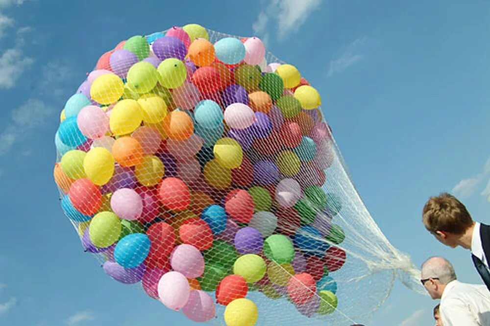 Польза шаров. Воздушные шары. Красивые шары. Воздушный шарик. Воздушный шар в небе.