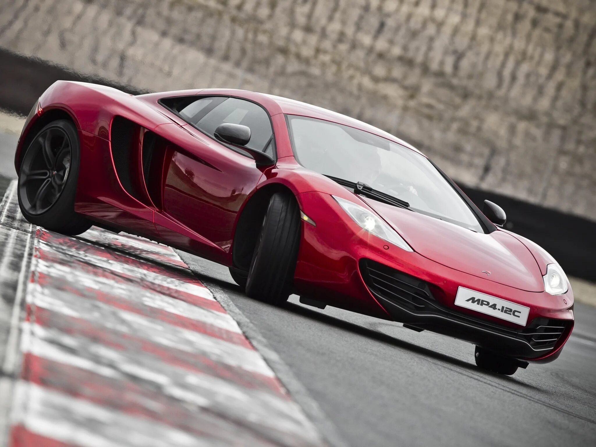 Четвертый 12. MCLAREN 12c красный. MCLAREN mp4-12c. MCLAREN 4/4. MCLAREN 12c Red 2021.