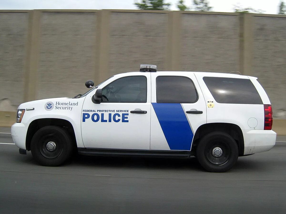 Federal Protective service. Tahoe gmt900 Police Interceptor. Американские машины охраны. Полиция США машины.