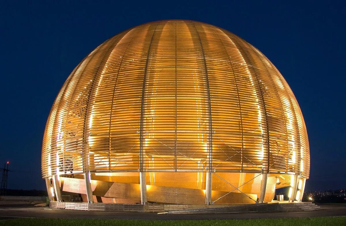 Round building. ЦЕРН Швейцария купол. Globe of Science and Innovation – деревянный музей науки в CERN. Европейский центр ядерных исследований ЦЕРН. Швейцария ЦЕРН здание.