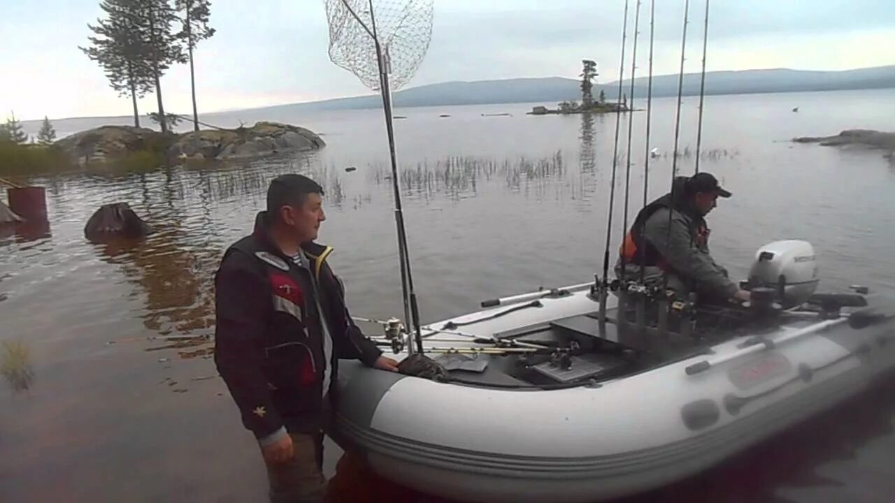 Лодка пвх для троллинга. Тарга для пвх лодки 380. Тарга на катер. Тарга троллинговая для пвх. Держатель спиннинга для троллинга.