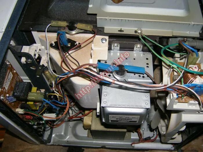 Гудит микроволновка при работе. Микроволновка samsung ce2927nr. микроволновая печь samsung ce2974r. самсунг ce2974nr микроволновая печь. samsung ce2618nr.