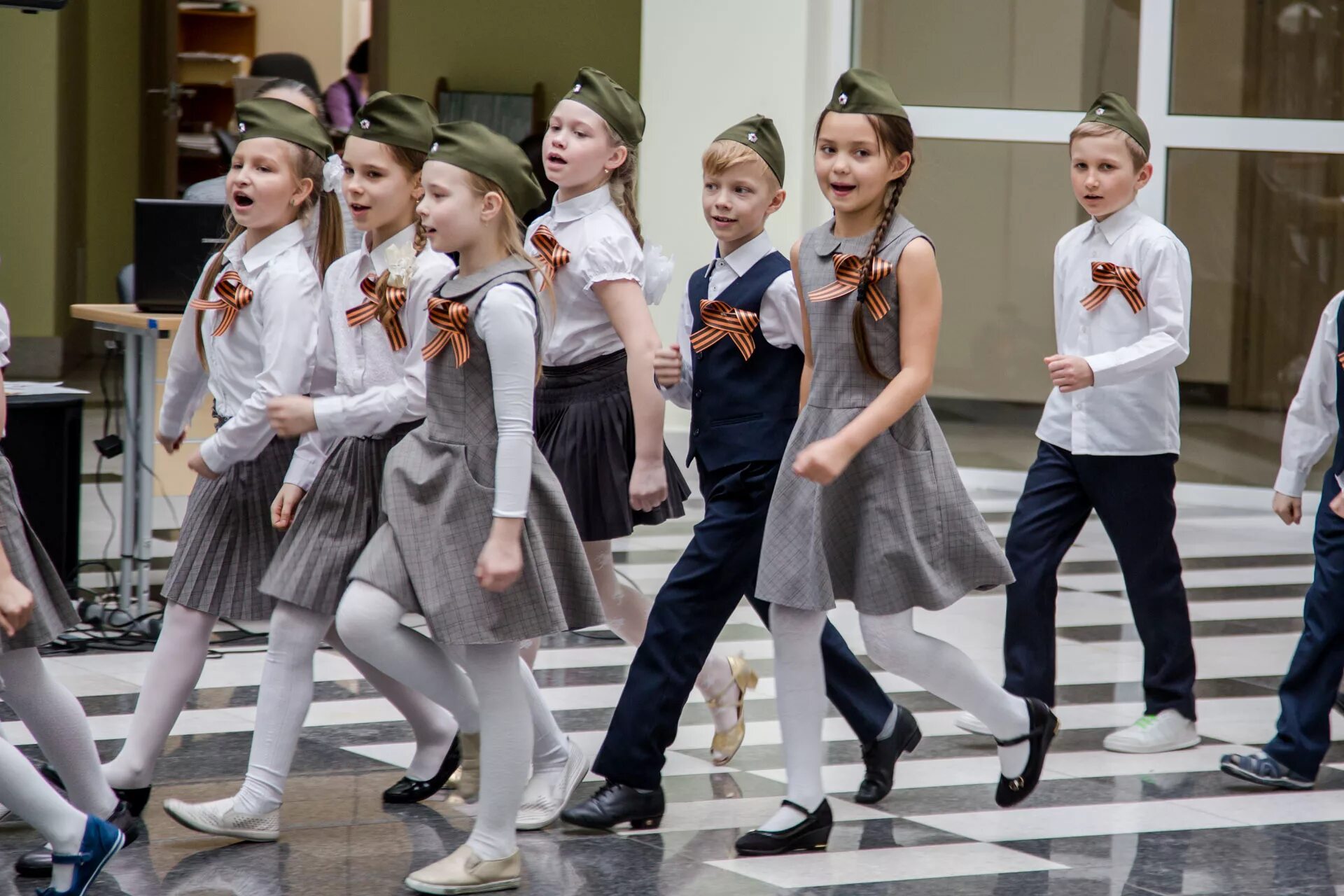 Гимназия 3 работа. Гимназия 3 южно-сахалинск. гимназия 3 южно-сахалинск форма. директор гимназии 3 южно-сахалинск. гимназия 3 южно сахалинск учителя.