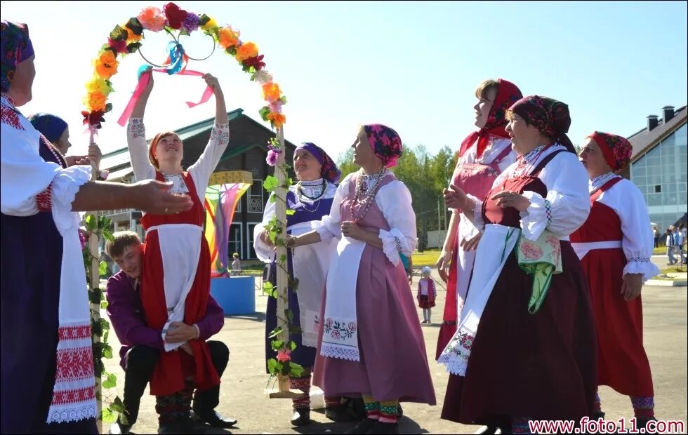 Традиции народов Республики Коми. Коми пермяки обряды. Традиции народа Коми зыряне. Народ Коми культура традиции.