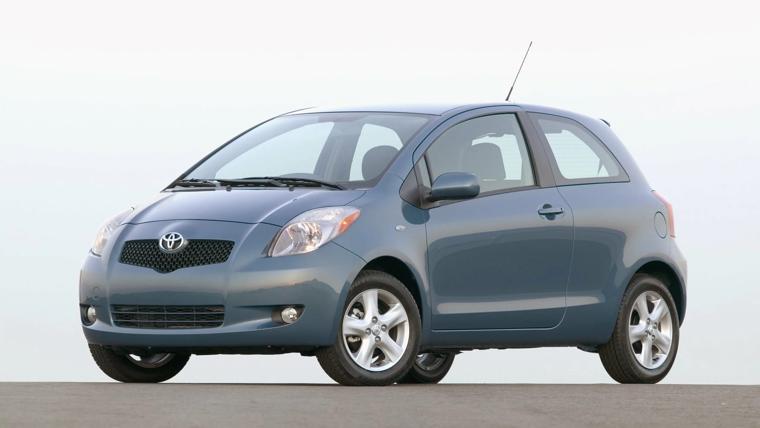 Toyota yaris 2007. Тойота ярис 2000г. Toyota yaris 2007. Hyundai yaris. Тойота ярис беларусь.