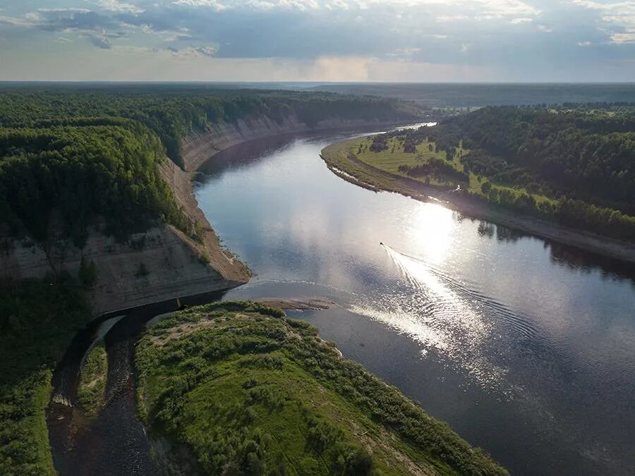 Великий порог. Река Сухона Тотьма. Река Стрельна Вологодская область. Сухона река Вологда. Дедов остров на Сухоне.