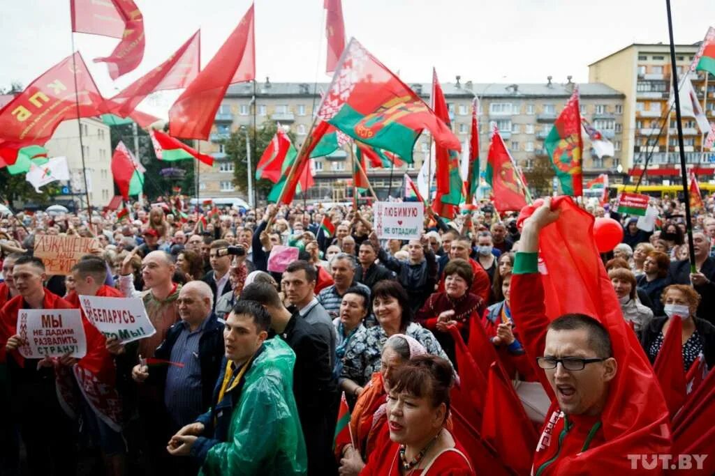 8 декабря белоруссия. Митинги в Белоруссии 2020. Митинг в Беларуси за Лукашенко. Митинг в поддержку Лукашенко. Сторонники Лукашенко.