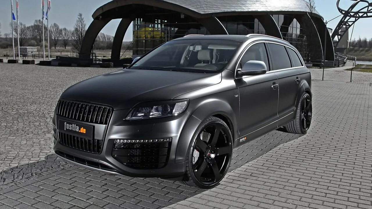 Audi q7 tuning. Ауди ку 7 в обвесе. Audi q7 tuning. Тюнинг ауди ку7. Audi q7 q7.