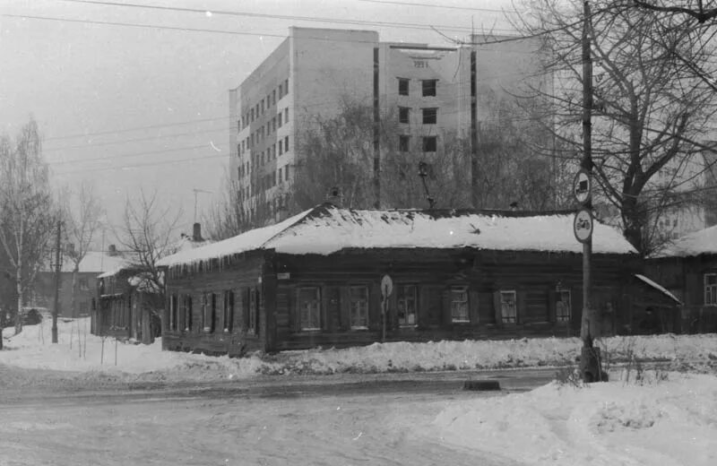 Магистральная 80 тамбов. Московская 90 тамбов. Тамбов улица интернациональная старая. Новый троллейбус зиу тамбов. Советская 80 тамбов.