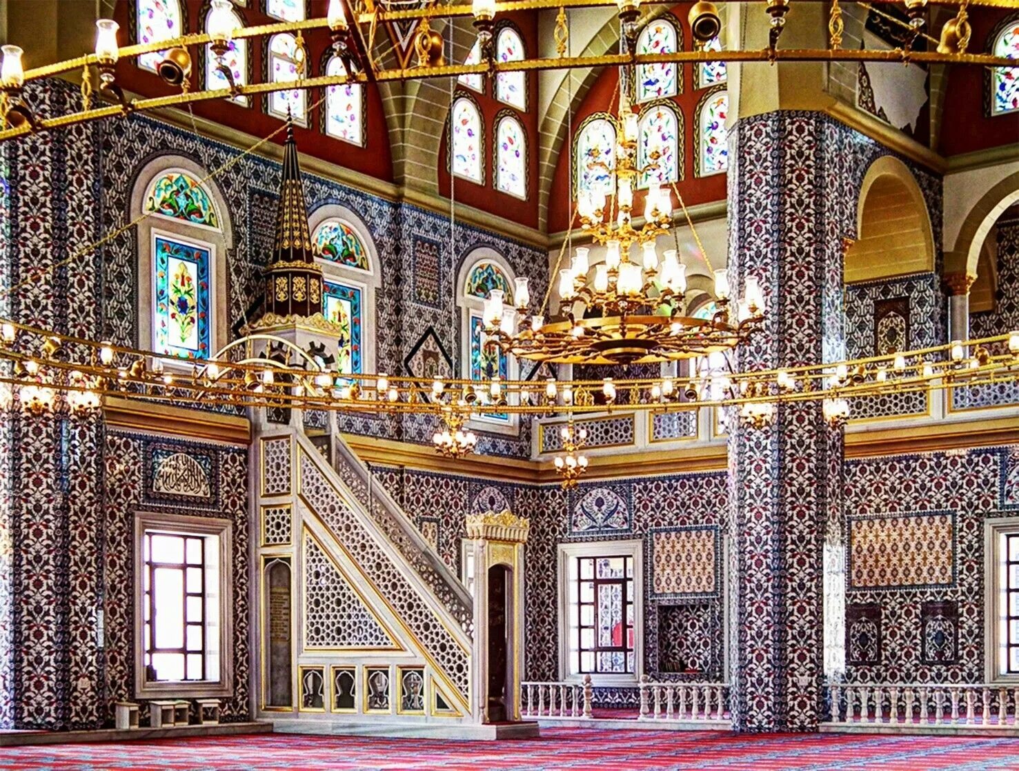 Чем украшают мечети. Архитектура Марокко мечеть. Исфахан Джума Масджид. Архитектура Марокко Исламская архитектура. Мечеть Аль-Азхар внутри.
