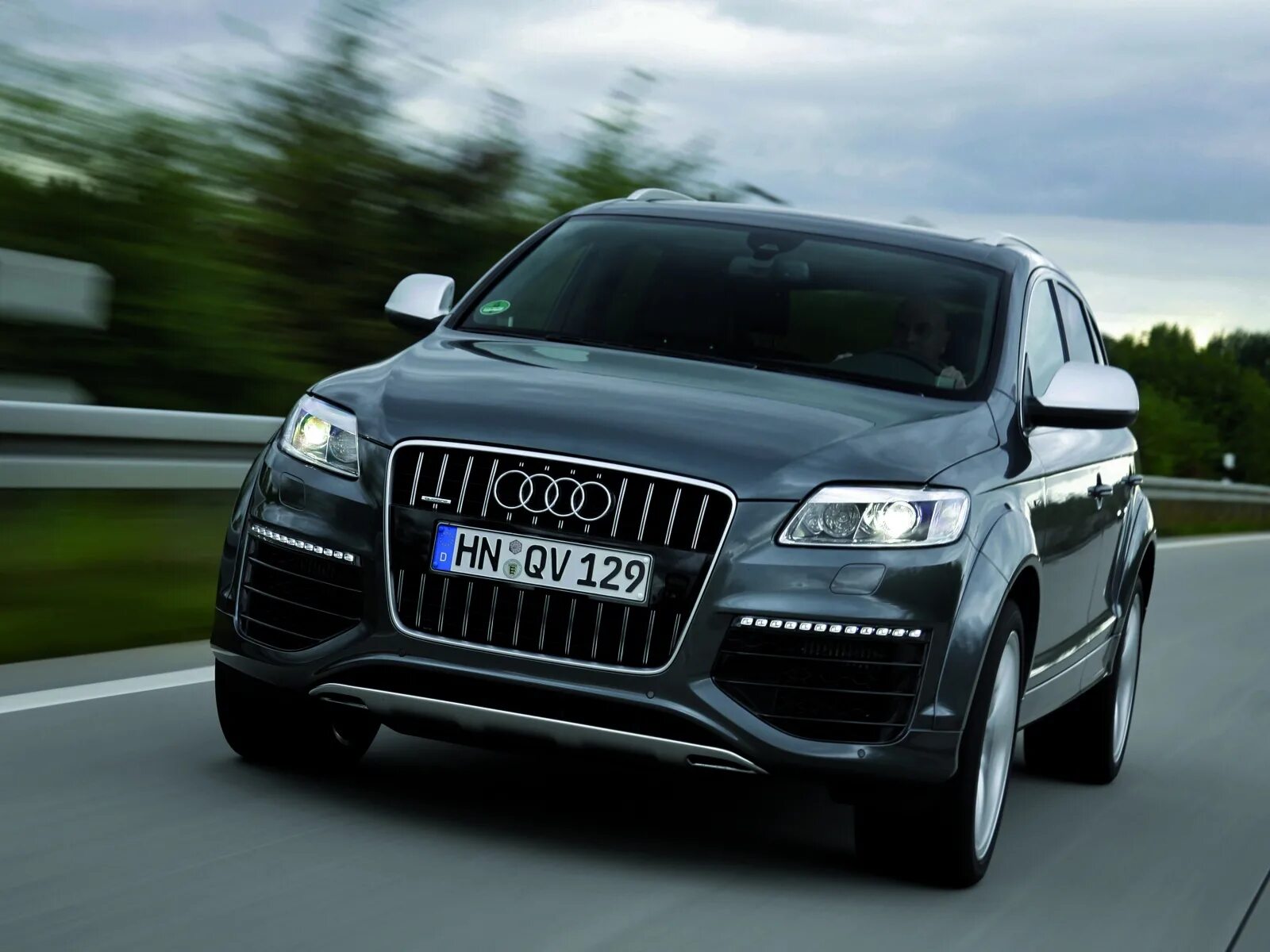 Q7 2009 года. Audi q7 2009 v12. audi q7 v12 2008. audi q7 v12 tdi 2014. audi q7 tdi v12 2009.