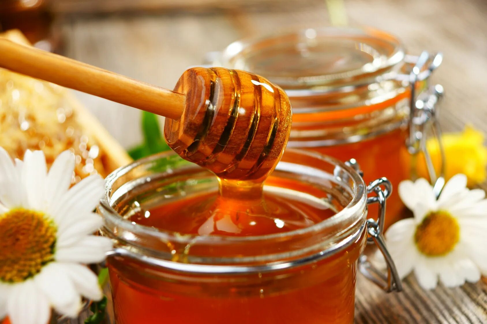 Мед картинки. Мед красиво. Красивый мед. Медовуха Луговой мед. Аппетитный мёд.