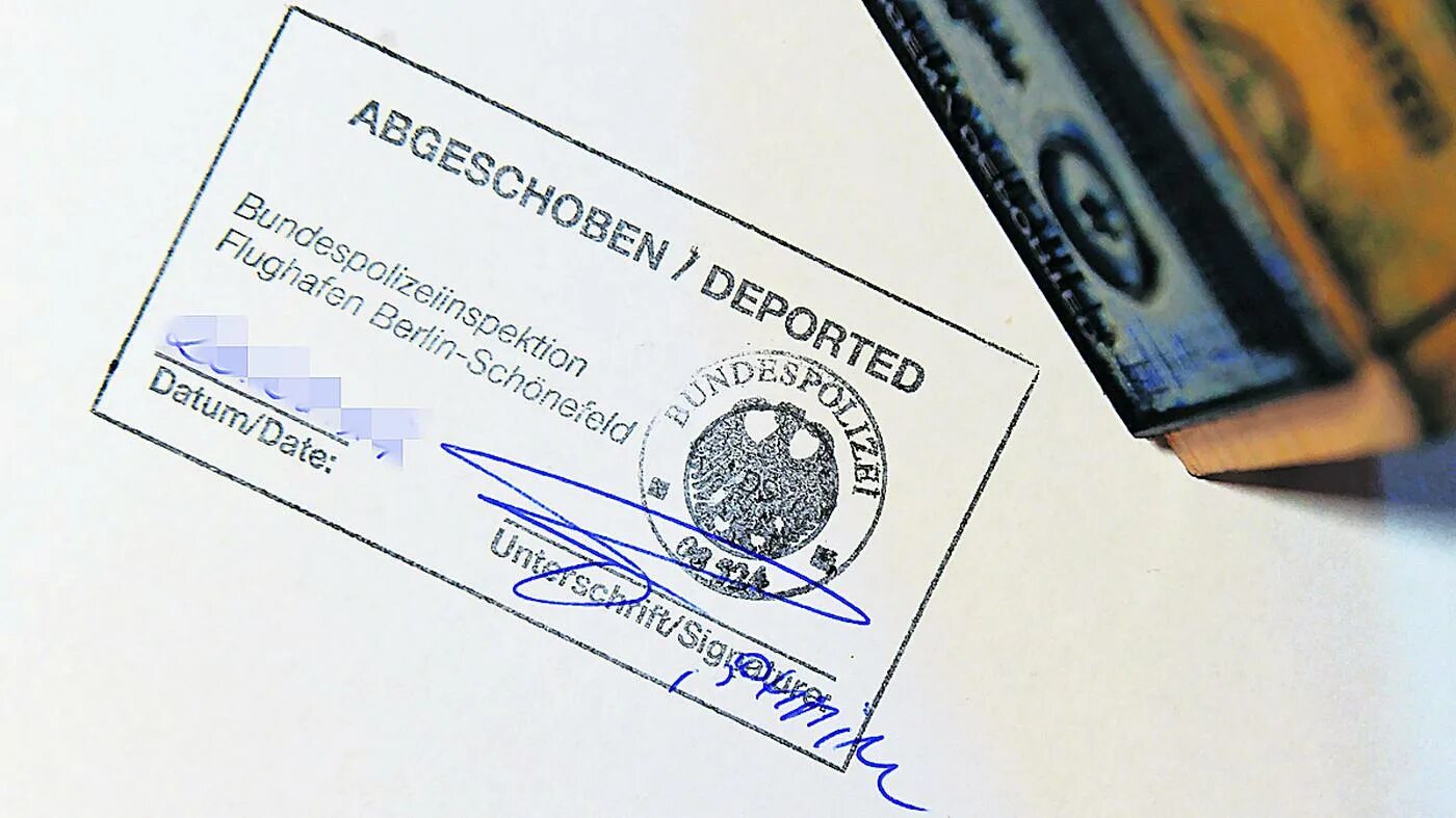 Депорт. Штамп депортации из германии. депорт печать. депортационная штамп в германии. печать депортации из россии.