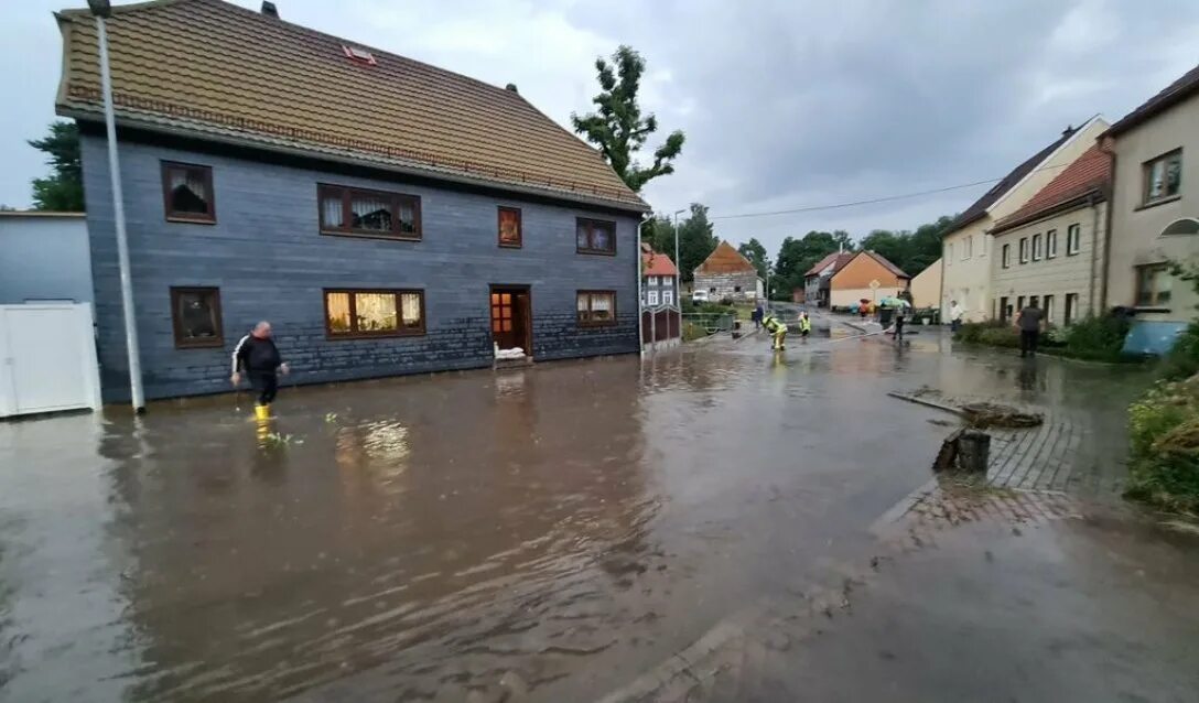 Наводнение в Германии 2022. Bad Munstereifel Германия новоднение. Наводнение в Германии 2023. Наводнение в Германии сейчас 2023.