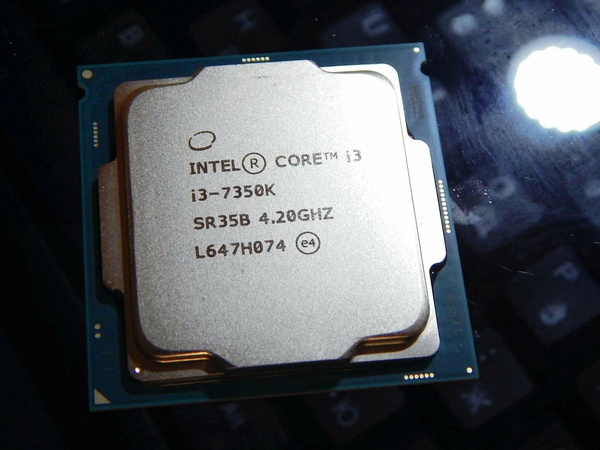 Купить интел 3. Intel Core i3-7350. Intel Core i3 10300. Процессор Intel Core i3-7100 Kaby Lake. I3 7350k.