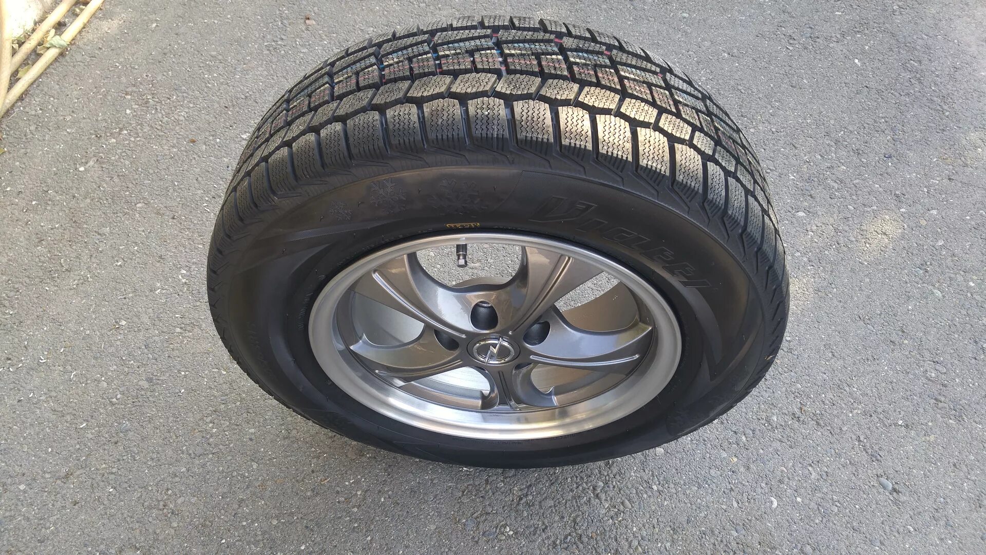 205 65 р15 купить. 205/65 R15. Crown 205 65 r15. Виатти 205 65 15. Opel Astra h колёса 205 65 15.