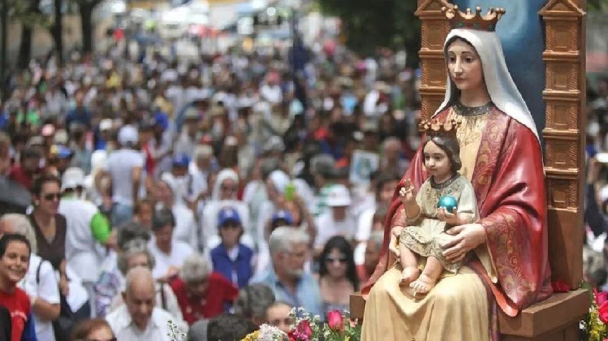 La virgen москва. Богоматерь Коромото. Богоматери из Канделарии. Шествие в честь Virgen de los Desamparados.