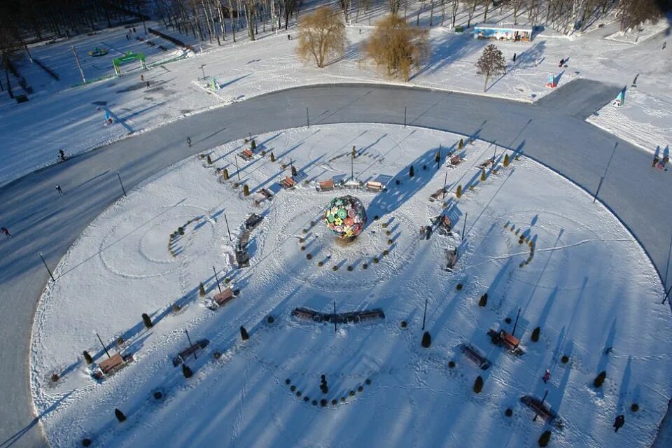 Каток в парке тула. Каток Тула Белоусовский парк. Каток в Туле в парке Белоусова. Каток в Центральном парке Тула. Каток Центральный парк Тула.