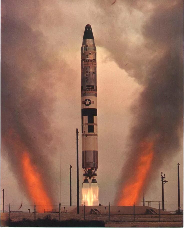 Американская баллистическая ракета минитмен 3. Ракета атлас мбр. Ракета lgm-35a sentinel. Мбр minuteman iii. Баллистическая ракета минитмен-3.