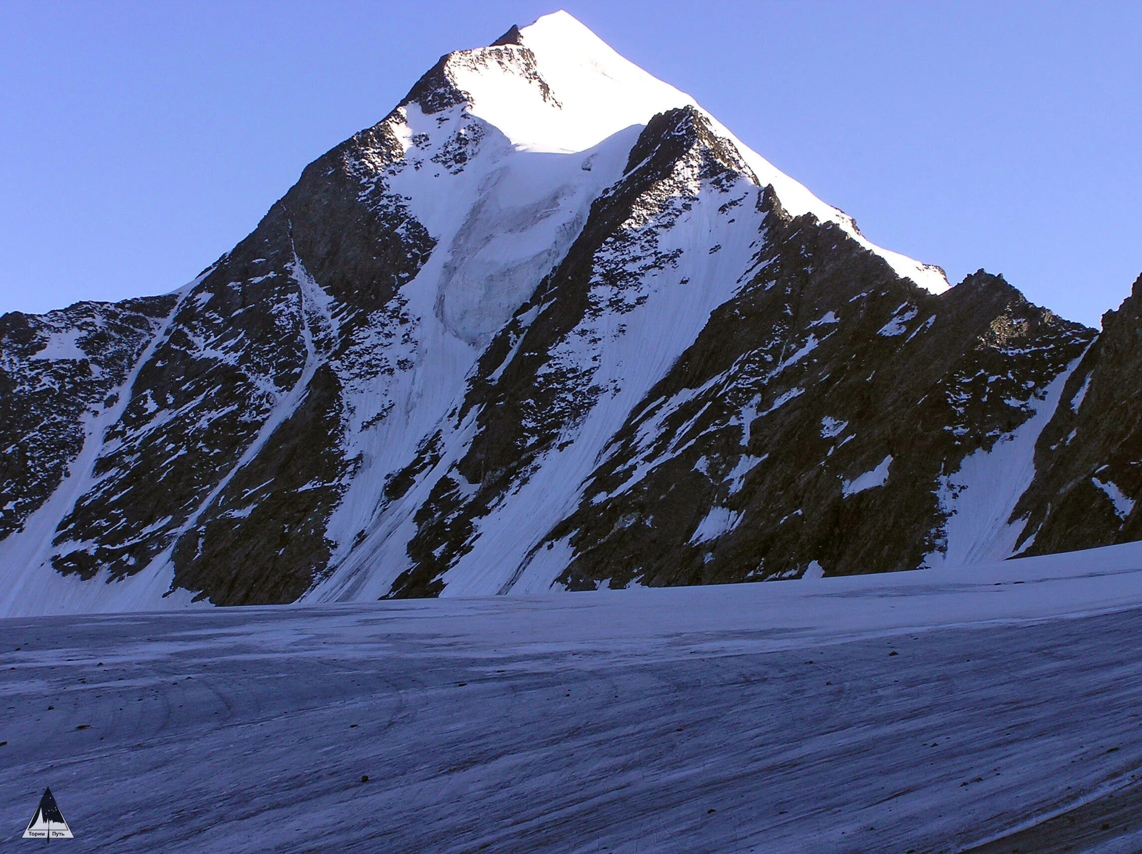 Laojun mountain. Высота 1700 метров. 1700 метров вверх. Высота 1700 метров. Высшие вершины урала проект.