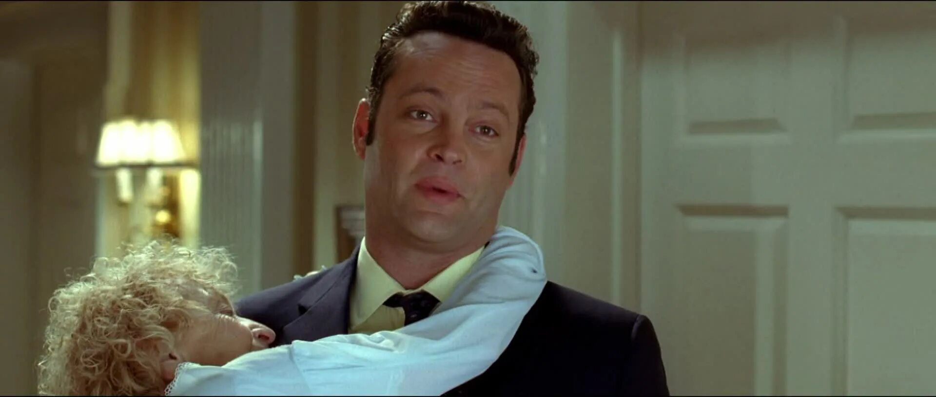 незваные гости комедия. гости коме. незваные гости 2005. брэдли купер незваные гости. гости коме.