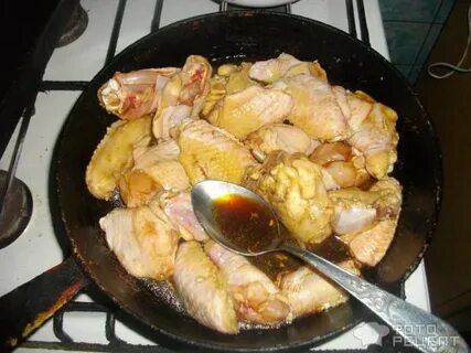 Курица жареная на сковороде с соевым соусом