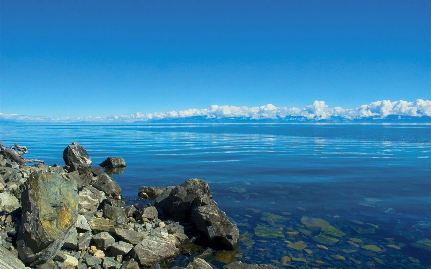 Озеро Байкал. Сибирь озеро Байкал. Сибирь Байкал самое глубокое озеро. Байкал пресноводное озеро. Самые крупные озера сибири