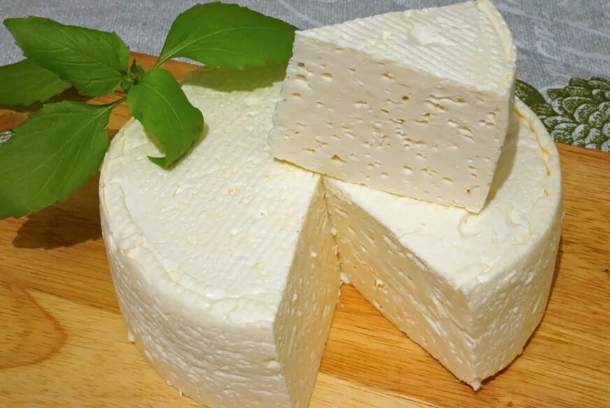 Имеретинский сыр брынза. Сыр мацони. Имеретинский сыр. Козий сыр Дагестанский.