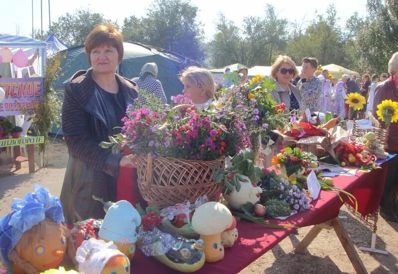 Воздвиженская ярмарка Кирсанов. П Октябрьский Волгоградской области. Воздвиженская ярмарка Бугульма. Волгоградская область праздник Октябрьский район. Погода р п октябрьский волгоградской области