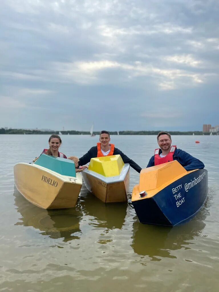 Вакансии москва строгино. Каяк Москва Строгино. Москва Строгинское шоссе 1 стр 8 Kayak Moscow. Miniboatmoscow прокат в Строгино.