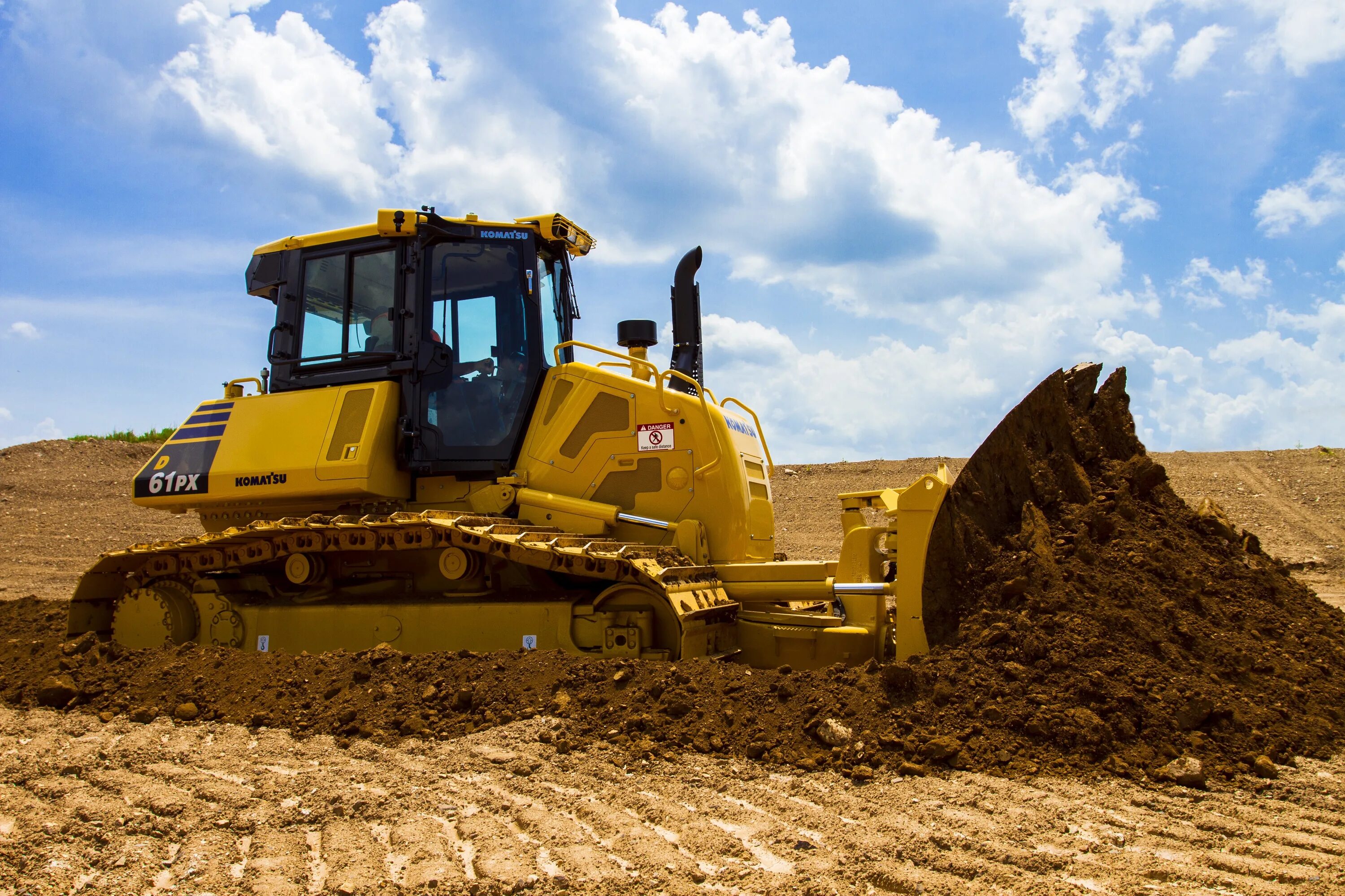 Бульдозер тест. Komatsu d61. komatsu 61px. бульдозер komatsu d61. чтз т-170.