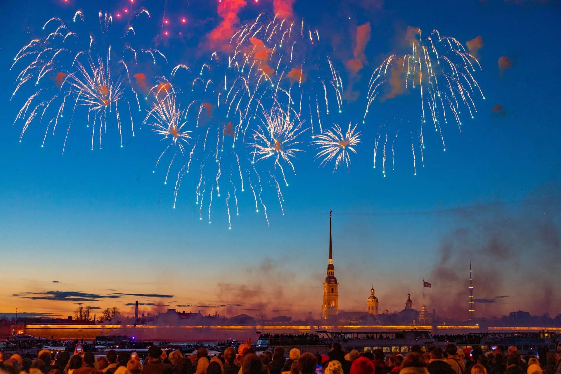 Салют 9 мая спб 2024. Салют в питере на 9 мая 2024. Салют победы над петербургом. Питер салют день победы. Салют санкт-петербург.