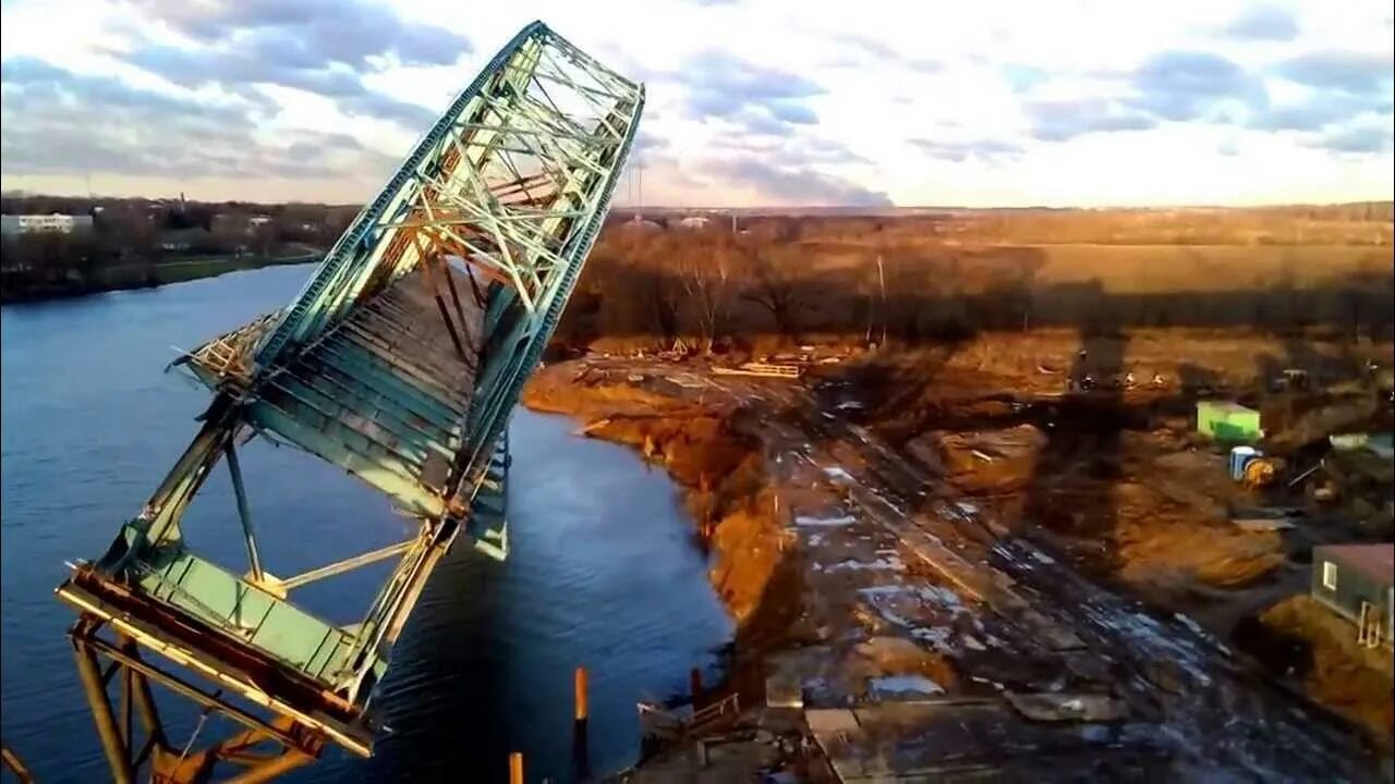 Телевизор бронницы. Река Москва Броницкий мост. Бронницы мост через Москва реку. Мост Бронницы старый. Старый мост 107 Бронницы.